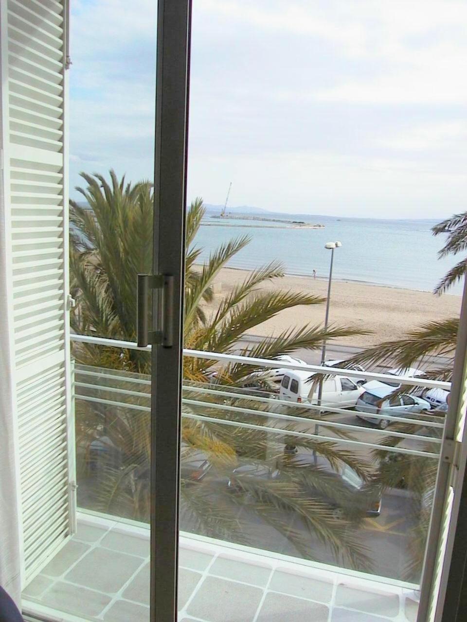 Rhode Vista Al Mar Apartment Roses Bagian luar foto